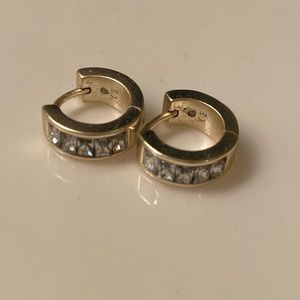 Kendra Scott Crystal Huggies